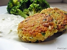 Zdrowe kotlety z kaszy jaglanej i jajek Składniki: 1/3 szklanki kaszy jaglanej przed ugotowaniem 3jajka ugotowane na twardo +jedno surowe jajko 3 łyżki posiekanej natki pietrusz...