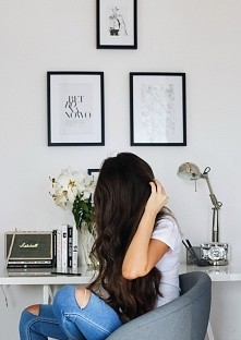 JAK DBAĆ O WŁOSY I NIE ZWARIOWAĆ? PROSTY PLAN PIELĘGNACYJNY NA ŁADNIEJSZE WŁOSY W 30 DNI. wpis pochodzi z: kosmetyczna-hedonistka.blogspot.com