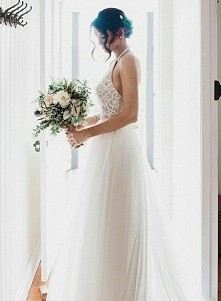 piekna suknia, wlosy, bukiet