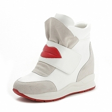 Sportowe buty na koturnie, wyjątkowy element czerwonych ust :) Kliknij w zdjęcie a przekieruje Cię do sklepu!