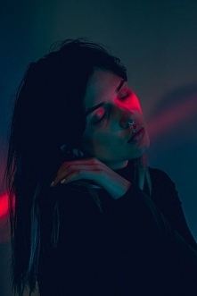 Nigdy w pełni wolny. Nigdy naprawdę sobą. Więc nazwę Cię "Niewybaczalnym"