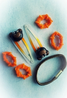 Spineczki do włosów- misie wykonane z modeliny. Na sprzedaż :)