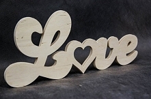 Robię na zamówienie różnej wielkości napisy ze sklejki, jeśli ktoś byłby zainteresowany chętnie podam adres mailowy w celu dogadania szczegółów ;-)