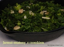 Jarmuż smażony z czosnkiem