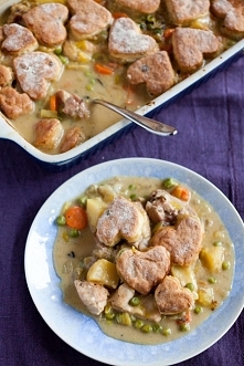 POTRAWKA Z KURCZAKA I WARZYW ZAPIEKANA Z CIASTECZKAMI