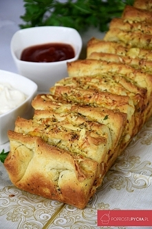 Odrywany chlebek czosnkowy :)