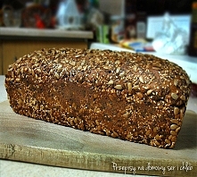 Chleb żytni z ziarnami