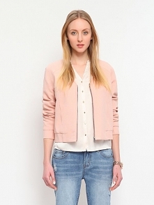 Piękny żakiet o fasonie bomberki teraz za połowę ceny!