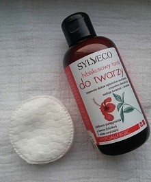 Stwierdziłam, że skoro zaczęłam pisać na instagramie krótkie recenzje to może i tu napisze?
Jak ktoś jeszcze nie zna przedstawiam tonik do twarzy z Sylveco. Nigdy nie używałam t...