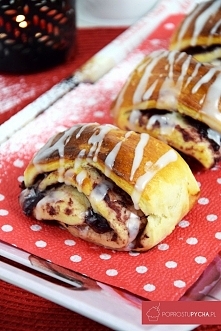 Zawijane drożdżówki z dżemem :)