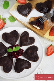 Czekoladowe ravioli z białym serem :)