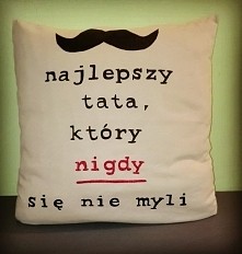 Ręcznie malowana poduszka dla taty wykonana przeze mnie. Wykonuje różne wzory na koszulkach, bluzach, torbach i poduszkach w niskich cenach! Zapraszam na fb: Cerise Art