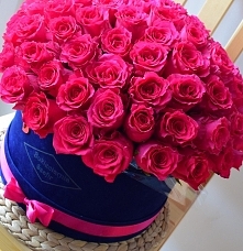 Bukieciarnia Szafir - kwiaty w pudełku. Warszawa i okolice. Więcej inspiracji znajdziesz na naszym profilu na fb. Zapraszamy!!!