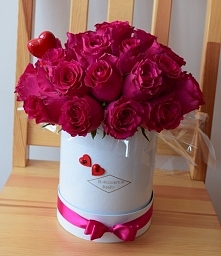 Bukieciarnia Szafir - kwiaty w pudełku. Warszawa i okolice. Więcej inspiracji znajdziesz na naszym profilu na fb. Zapraszamy!!!