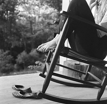 "Trud­no og­rzać zziębnięte serce,
gdy w oczy szczy­pie mróz chłod­nych słów."
LiaMort