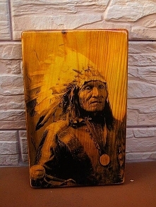 Fotografia na drewnie, więcej prac na mojej stronie (adres w moim profilu).