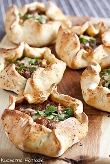 Pizzerki z pikantnym mielonym mięsem, przepis po kliknięciu w zdjęcie.