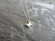 Srebrny naszyjnik z trójwymiarowym Motylkiem.
Zapraszam. me.she biżuteria