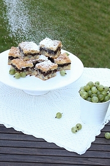 Placek żydowski z agrestem