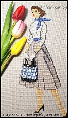 Retro paryżanka Kryśka - szara kanwa 16 ct, kolory dobierałam sama. Jedna z trzech.