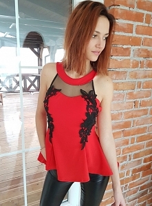 Bluzka gipiura GIORGIA.
Elegancka, rozkloszowana bluzka.
Ottanta - sklep online