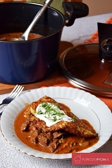 Placek po węgiersku z gulas...