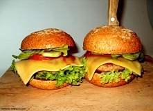 Odchudzone burgery z podaną kalorycznością u mnie na blogu ;) Link do przepisu w komentarzu