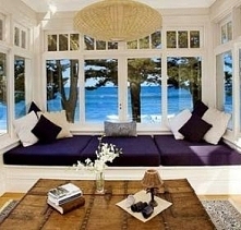 A TAK BYM CHCIAŁA ODPOCZYWAĆ I TEN WIDOK ZA OKNEM AHHHHHHHHHH