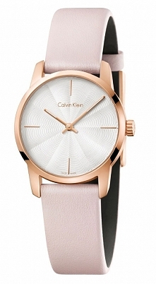 Calvin Klein K2G236X6 damski subtelny zegarek z jasną tarczą, złoconą kopertą oraz beżowym paskiem. Idealny dodatek do sukienki :)
Więcej na naszej stronie, link w komentarzu :)