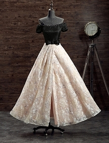 Piękne Sukienki Wieczorowe 2017 Off The Shoulder Linkę Światła Szampana Koronki Podzielić Przednią Sukienkę