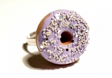 Pączek ze srebrną posypką