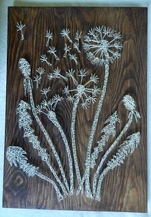 Obraz z gwoździ i włóczki