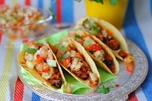 Tacos z wieprzowiną i salsą
