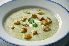 Zupa krem brokułowy z grzankami i serkiem topionym