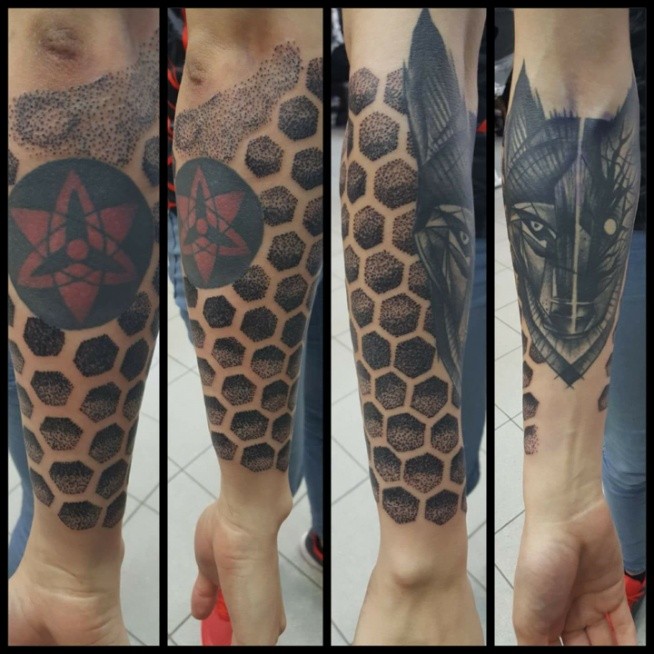 dotwork with wolf
in progress