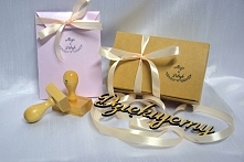 Stemple ślubne na zaproszenia, serwetki, pudełeczka na ciasta  z Waszymi imionami,datą ślubu ;) wiele wzorów do wyboru
Zapraszamy na facebooka: kolektywbialystok