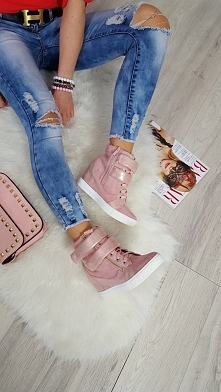 Pudrowe sneakersy:) Dostępne 89zł klik w link