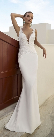 Portal Weselnapolska.
Najpiękniejsze suknie ślubne, inspiracje i pomysły.