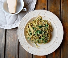 Spaghetti ze szpinakiem i kozim serem
