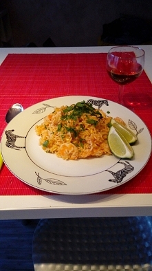 wyszło nie najgorzej więc mogę się pochwalić efektem końcowym :D risotto z krewetkami ;)
