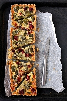 Bób, boczek i męska tarta