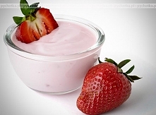 Truskawki z puszystym kremem