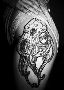 octopus hip tattoo