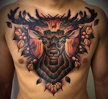 jeleń tatuaż na klatce piersiowej dla mężczyzny