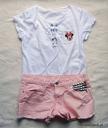 T-shirt Minnie dostępny tylko w naszym sklepie! Zajrzyj koniecznie na readylook.pl, na święta przeceniliśmy mnóstwo produktów :)