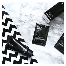 Czarne maski peel off