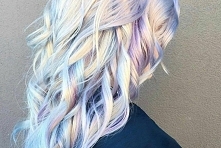 HOLOGRAFICZNA KOLORYZACJA WŁOSÓW