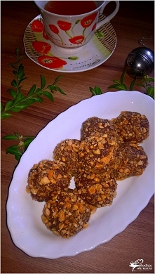 Korzenno czekoladowe kuleczki z karmelowymi orzeszkami