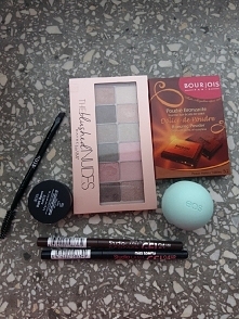 cześć dziewczyny, byłam dzis w rossmannie i powiem wam, że u mnie w mieście pełna kulturka. Owszem ludzi sporo, ale każdy grzecznie przepuszcza i co lepsze, dziewczyny nawet mię...