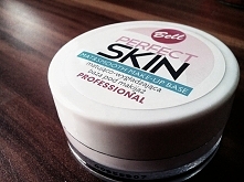 Baza perfect skin  firmy bell, jestem pozytywnie zaskoczona, 
   + Wygładza, skóra przyjemna w dotyku
+ Podkład łatwiej się nakłada
+ Lepiej przygotowuje skórę pod makijaż
+ Wydajna
+ Przystępna cena, dobra dostępność